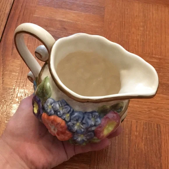🥨TRADED🥨 Vintage Ceramic Pitcher💐Cottagecore Decor💐 - Picture 9 of 11